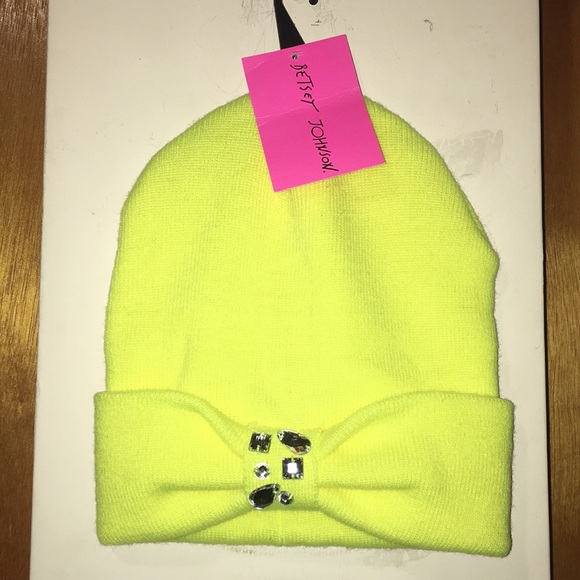 π NWT Betsey Johnson Neon Yellow Acrylic Hat - Picture 3 of 8